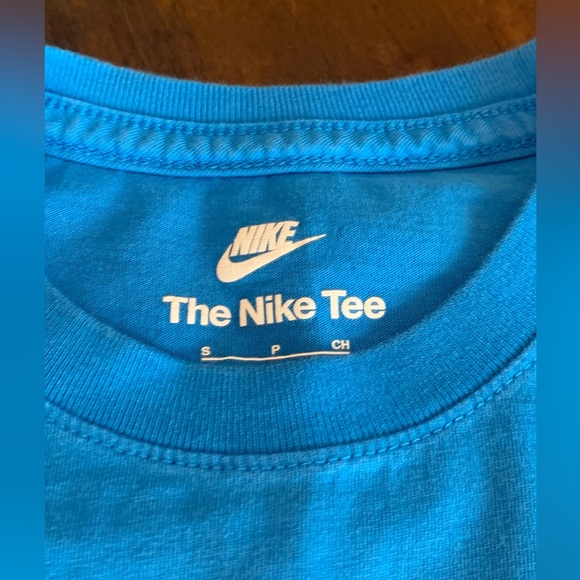 ✔️Nike Tee size (S) - Picture 5 of 9